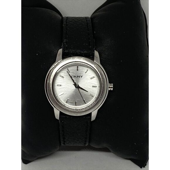 DKNY NY-8552 Women's Black Leather Analog Silver Dial Quartz Wrist Watch JK595 - Picture 1 of 12